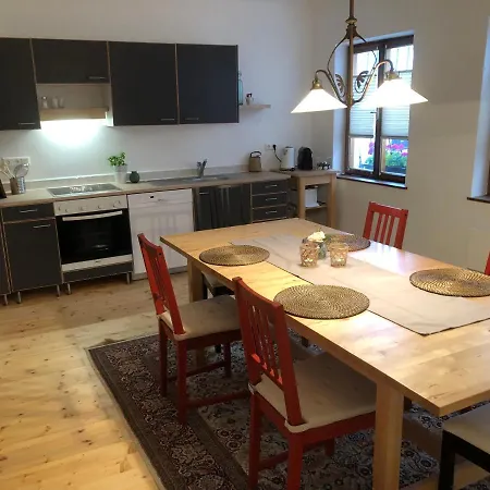 アパート Zum Roten Tor シュピッツ